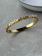 Load image into Gallery viewer, Tarnish Resistant Hinged Star With Zirconia Bangle