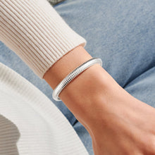 Load image into Gallery viewer, Bracelet Bar Textured Bangle
