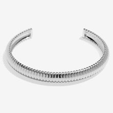Load image into Gallery viewer, Bracelet Bar Textured Bangle