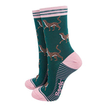 Load image into Gallery viewer, Women&#39;s Bamboo Socks - Green/Light pink, Winter Cheetah: UK 3-7 | EU 36-40 | US 5-9