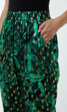 Load image into Gallery viewer, GREEN FOIL LEAF DETAIL CAPRI TROUSERS