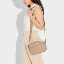 Load image into Gallery viewer, Cleo Crossbody Bag in Soft Tan