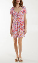 Load image into Gallery viewer, PINK SWEETHEART NECKLINE FLORAL STRETCH MINI DRESS