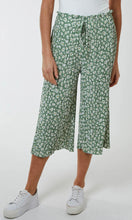 Load image into Gallery viewer, SAGE GREEN DAISY PRINT WIDE LEG CULOTTES