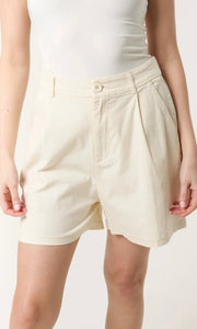 CREAM HIGH WAIST PLEATED SHORTS