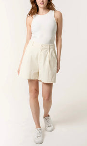 CREAM HIGH WAIST PLEATED SHORTS