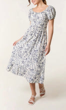 Load image into Gallery viewer, BLUE AND WHITE VINTAGE FLORAL PUFF SLEEVE MIDI DRESS