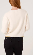 Load image into Gallery viewer, CREAM GOLD FLOWER BUTTON KNIT CARDIGAN