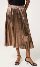 Load image into Gallery viewer, BRONZE METALLIC PLEATED MIDI SKIRT