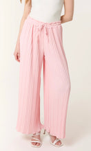 Load image into Gallery viewer, Pleated Trousers