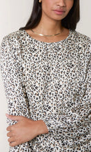 Load image into Gallery viewer, ANIMAL PRINT ROUND NECK BUBBLE TOP
