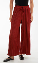 Load image into Gallery viewer, Pleated Trousers