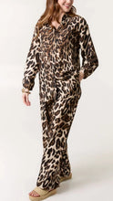 Load image into Gallery viewer, Leopard Print Wide Leg Trousers