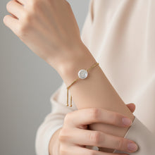 Load image into Gallery viewer, Tarnish Resistant Pearl Disc Bracelet