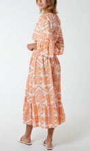 Load image into Gallery viewer, Orange Patterned Shirred Midi Dress