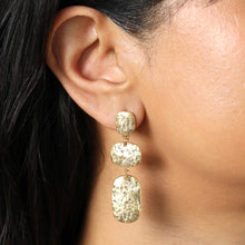 Load image into Gallery viewer, Molten Ovals Drop Earrings in Gold