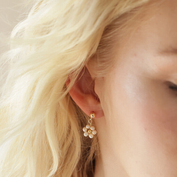 Freshwater Pearl Daisy Drop Earrings in Gold