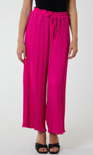 Load image into Gallery viewer, Pleated Trousers